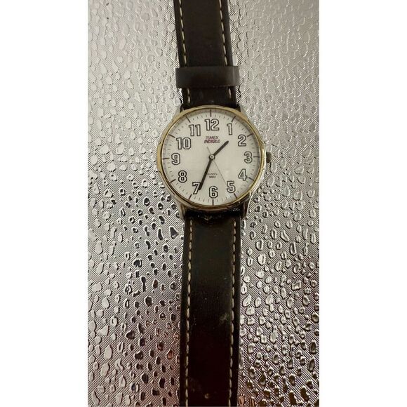 Timex Men’s Indiglo Quartz Wristwatch Water Resistant Stainless Steel - Picture 2 of 10